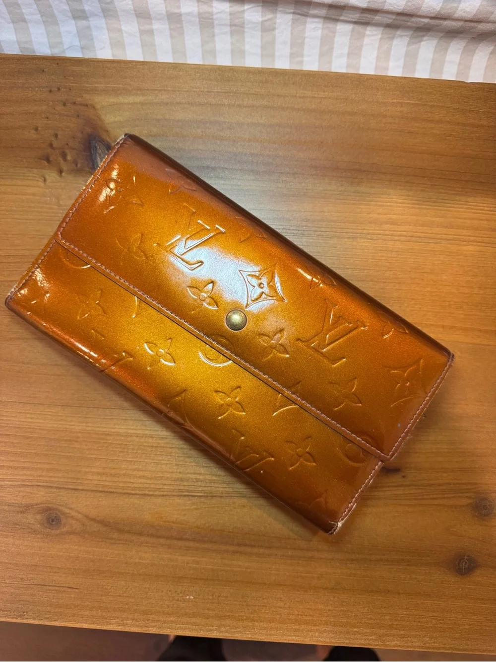 Louis Vuitton glossy louis